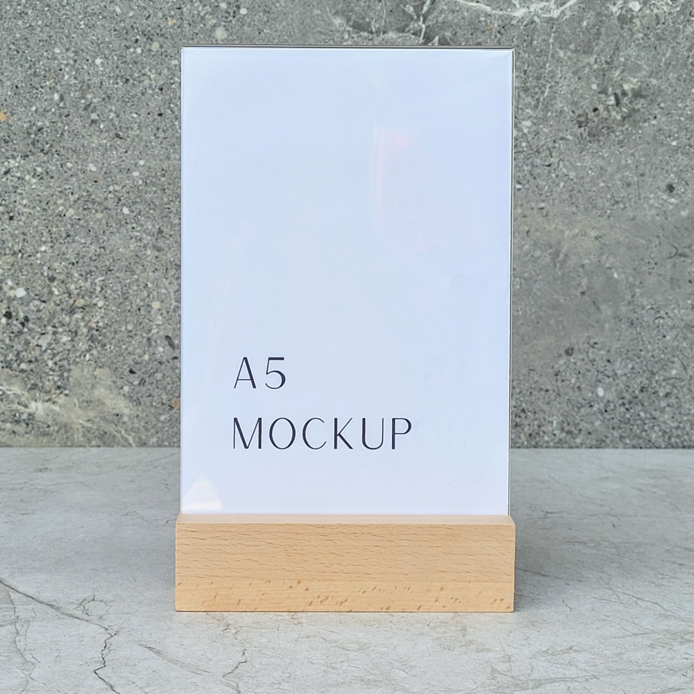 A5-menustandaard uit beukenhout met acrylhouder 150×40×40 mm groef 3,5×15 mm, hardwax