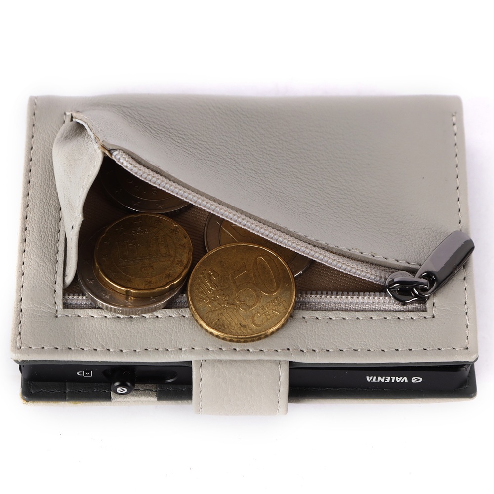 Card Wallet Leather MagSafe Luxe Off White